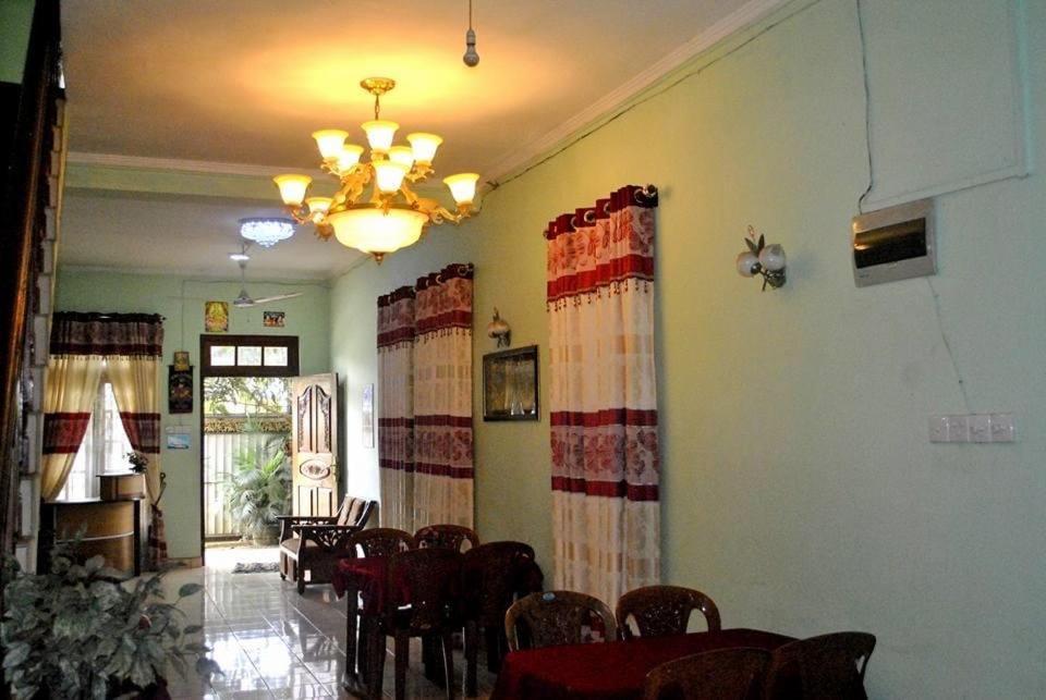 Sri Guest House บาดุลลา ภายนอก รูปภาพ